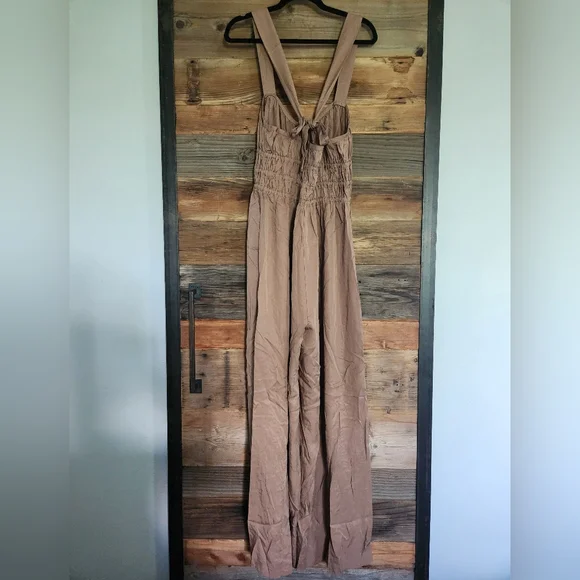 NWOT ANTHROPOLGIE BRONZE BEAUTIFUL JUMPSUIT SIZE M - Picture 2 of 3